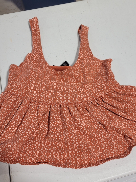 Forever 21 Tops - Forever 21 Rust Orange Floral Peplum Tank
